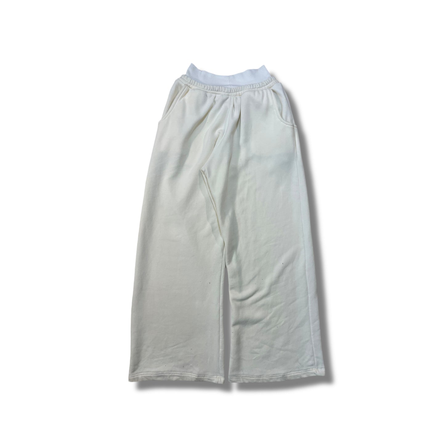 White sweatpants 233+